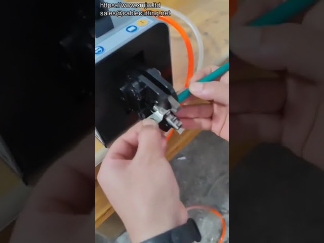 Pneumatic Small Size Crimping Terminals Machine With Crimper